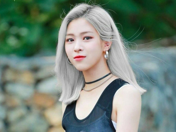 Debut là center của ITZY nhưng Shin Ryu Jin đang bị JYP xem như “con ghẻ”