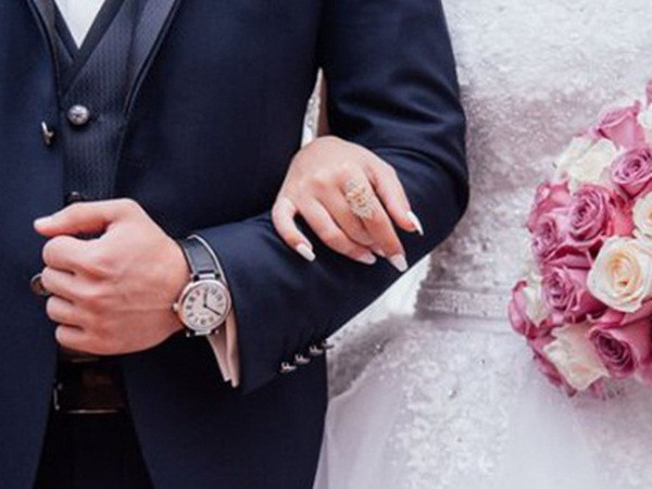 Học nghề tổ chức đám cưới, cô gái trẻ bị lừa cưới thật