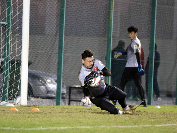 Đặng Văn Lâm sang Thái Lan thi đấu với mức lương khủng