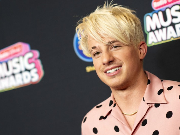 Dân mạng hoang mang với sự “lột xác” của “hoàng tử tình ca” Charlie Puth