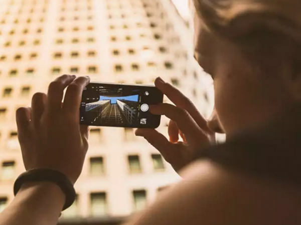 Các “siêu sao Instagram” chia sẻ 5 bí kíp chụp ảnh đăng mạng xã hội hút ngàn “like”