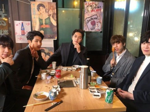 Fan "cười bò" khi INFINITE cover hit của BTS, EXO và Kim Chung Ha