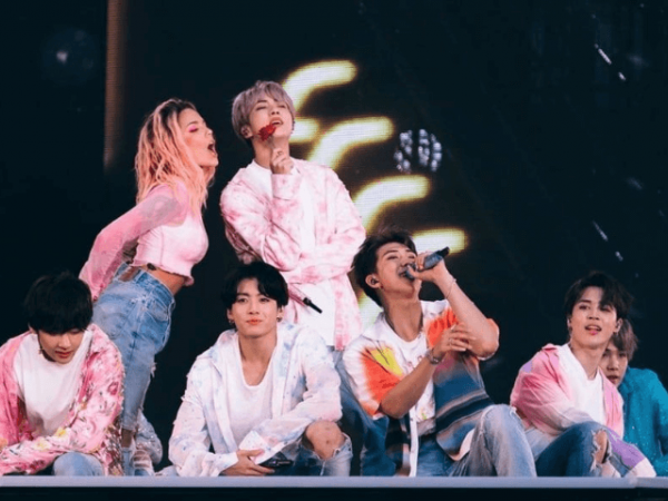 Halsey bất ngờ đáp máy bay sang Paris để biểu diễn cùng BTS tại concert "Love Yourself: Speak Yourself"
