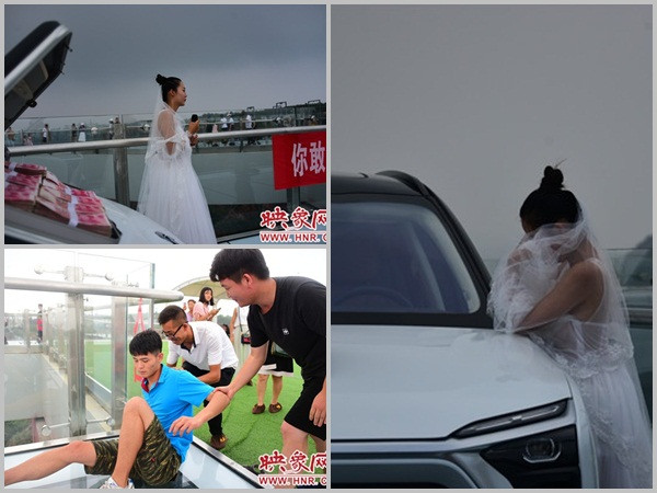 Mặc váy cưới, để tiền và siêu xe lên cầu kính để… thử thách người yêu mắc chứng sợ độ cao