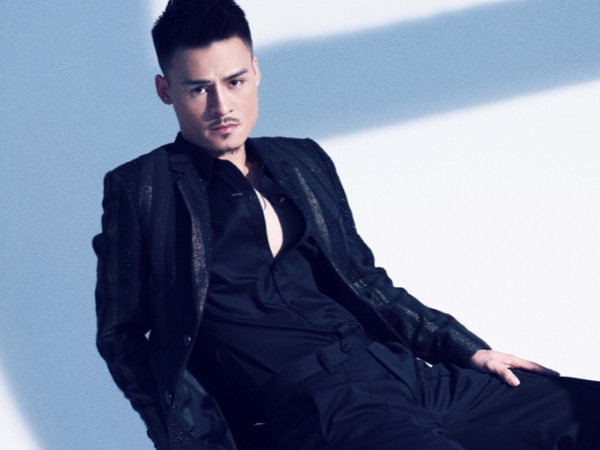 Vừa ra single đầu tay, "hiện tượng mạng" Hoa Vinh bất ngờ tuyên bố tạm ngừng ca hát