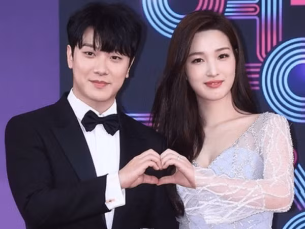 Cặp đôi Minhwan (F.T. Island) và Yulhee đón tin vui chuẩn bị lên chức bố mẹ lần thứ hai