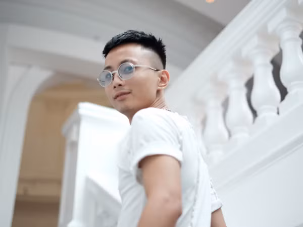 Rhymastic tung ca khúc mới đánh dấu kỉ niệm tình yêu, gọi bạn gái là "báu vật"