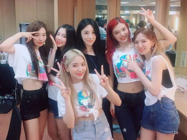 Chỉ là biên đạo múa của Red Velvet thôi, mà cô gái này đẹp ngang Irene luôn!