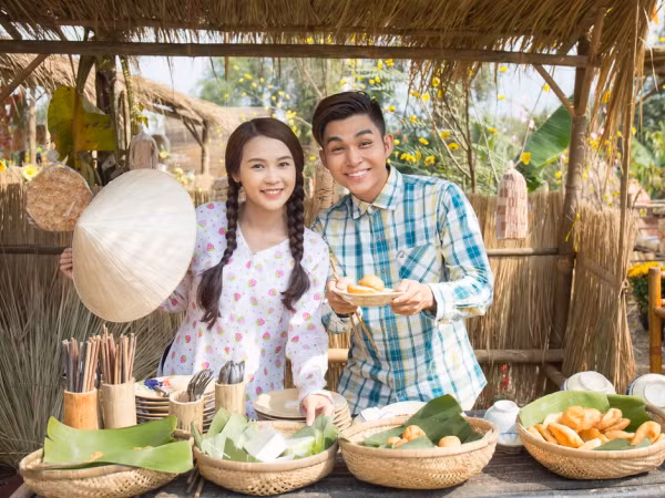 Sam Hà My bắt tay cùng Jun Phạm tiếp tục quậy tưng bừng trong "Cô Thắm về làng 3"