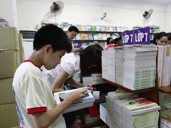 Học sinh được lợi gì khi xóa bỏ độc quyền sách giáo khoa?