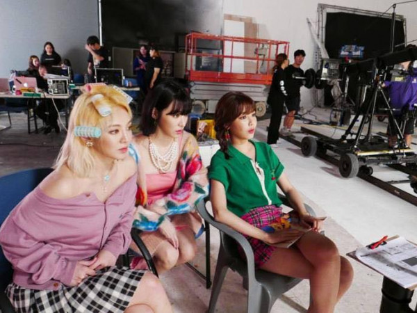 Cứ ngỡ còn lâu SNSD mới có sản phẩm âm nhạc chung, ai ngờ ngày đó sắp đến