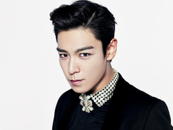 T.O.P nhắn nhủ fan: "Hãy cứ vui, anh sẽ quay lại sau khi trưởng thành hơn!" 