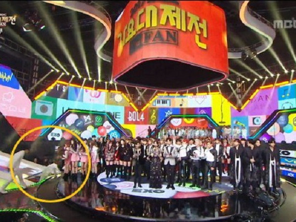 Vì bất cẩn của đài MBC, Jeonghan (Seventeen) phải đón năm mới với cú ngã đau điếng