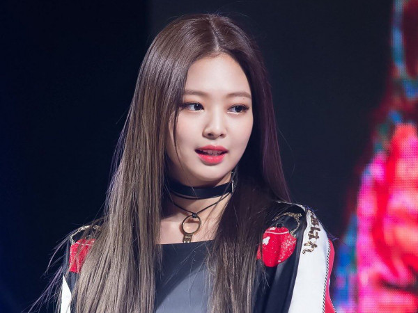 Bạn sẽ bất ngờ khi nhìn thấy người "bạn trai" mà Jennie (BLACKPINK) vừa công bố