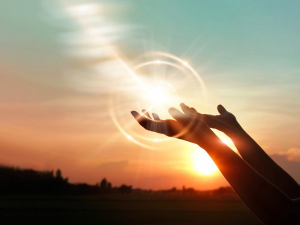 Càng rơi vào khó khăn, bạn càng cần thêm nhiều hy vọng và chăm chỉ