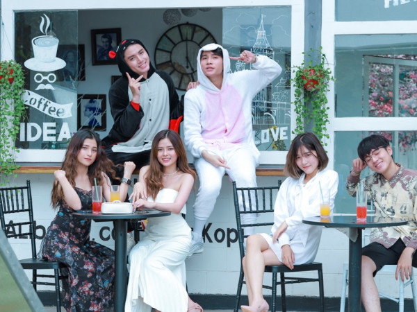 Nhóm Zero 9 tung ca khúc lấy cảm hứng từ câu hỏi "tạo nghiệp" quen thuộc ngày Tết