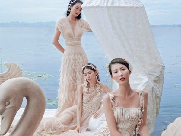 Người mẫu Thùy Dương, Hằng Nguyễn cùng Quỳnh Anh hóa "tiên nữ" giữa đầm Vân Long - Ninh Bình