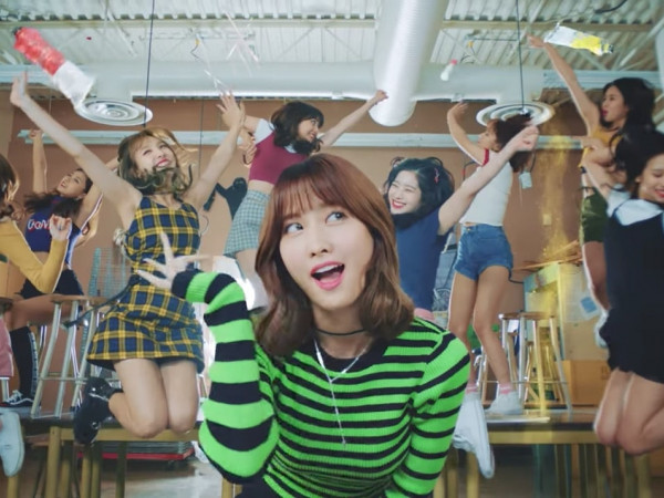 Mê mệt đoạn hook "Likey" cực bắt tai trong ca khúc trở lại của TWICE