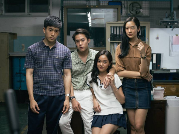 "Bad Genius" xác lập kỉ lục mới tại Việt Nam, ê-kíp gửi tặng ngay clip "nóng" từ dàn diễn viên