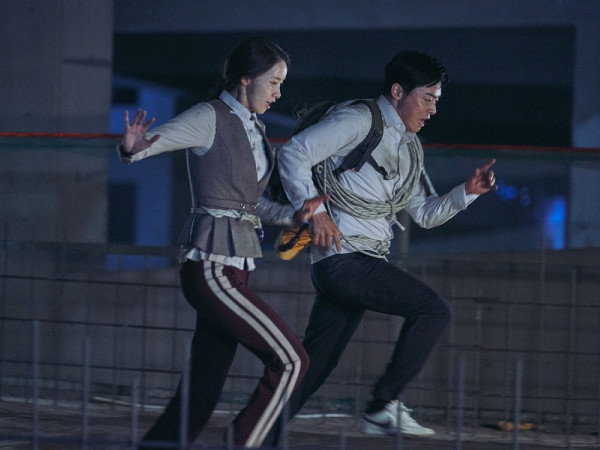 “EXIT”, phim thảm họa của Yoona bất ngờ lập kỷ lục về lượng đặt vé sớm