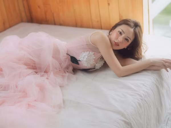 Hotgirl Kelly Nguyễn xinh như một nàng công chúa trong bộ ảnh mới