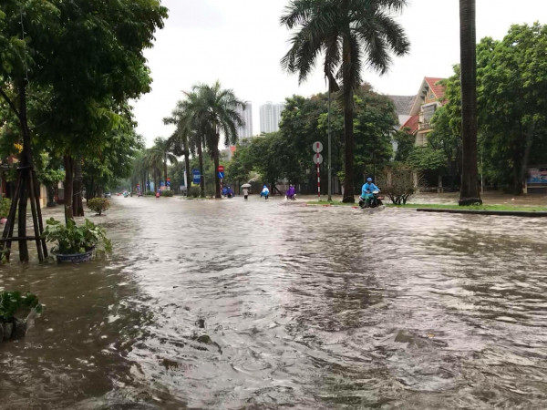 Sau ít ngày tạnh ráo, mưa lớn đã trở lại và còn kéo dài đến đầu tháng 8