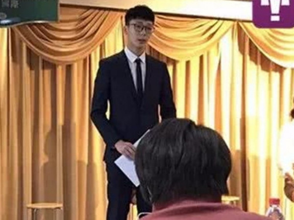 Mong tìm được bạn gái, nam sinh nộp đơn vào trường... dành cho nữ