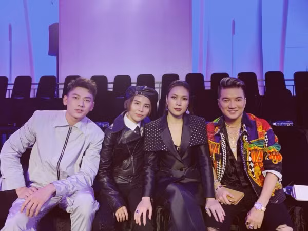 Cặp đôi thân thiết Mỹ Tâm, Đàm Vĩnh Hưng bất ngờ hội ngộ tại sự kiện thời trang