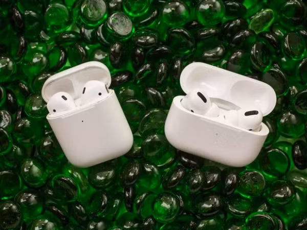 AirPods Pro "nhái" được rao bán rộng rãi ở Việt Nam, giá khoảng 1 triệu đồng