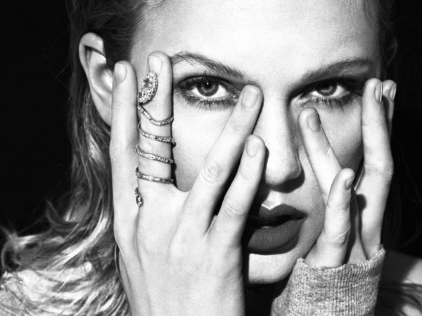 Chưa đầy 24 tiếng, Taylor Swift chính thức xô đổ kỉ lục YouTube với "LWYMMD"