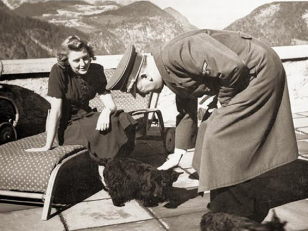 Tiết lộ gây sốc về nguyên nhân tại sao ông trùm Phát-xít Hitler chưa bao giờ lấy vợ