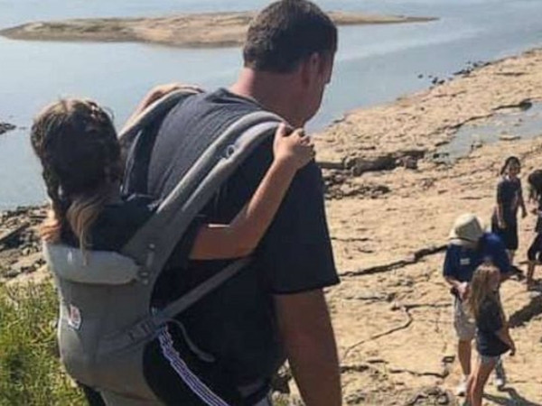 Học sinh bị nứt đốt sống, thầy giáo vẫn cho đi dã ngoại