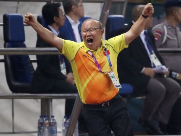 Quá thành công ở Việt Nam, Hàn Quốc quyết định làm điều tuyệt vời này dành tặng HLV Park