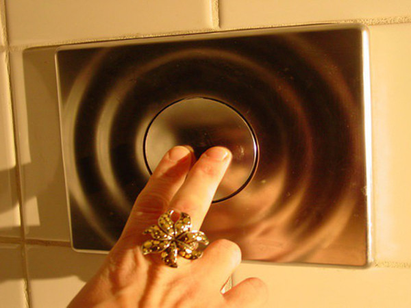 Bất ngờ với những nơi bẩn nhất trên máy bay