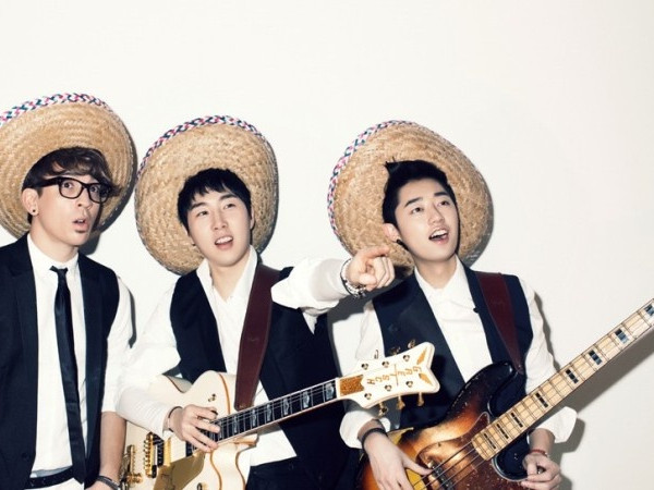 Top 3 bài hát "kì lạ" khiến khán giả thuộc nằm lòng nhưng không biết mặt người hát