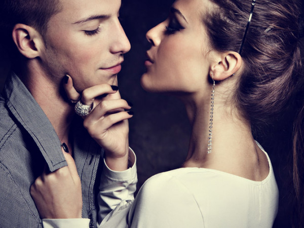 Horoscope: Nếu được gửi một câu tới crush, 12 chòm sao nữ sẽ nói gì?