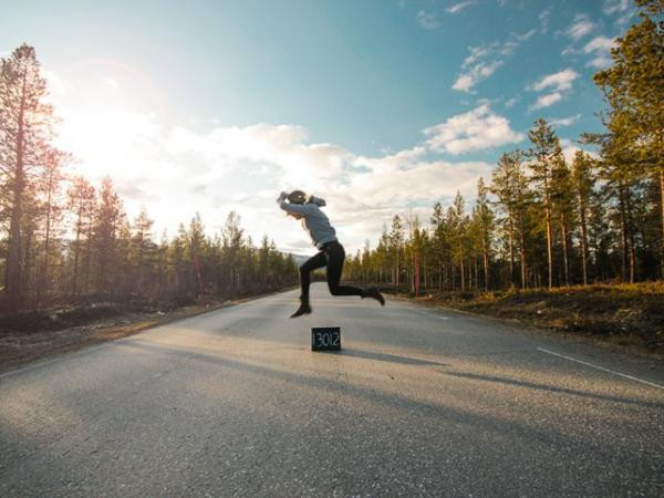 Trong thế giới Instagram: Howfarfromhome - cùng một nửa đi khắp thế gian