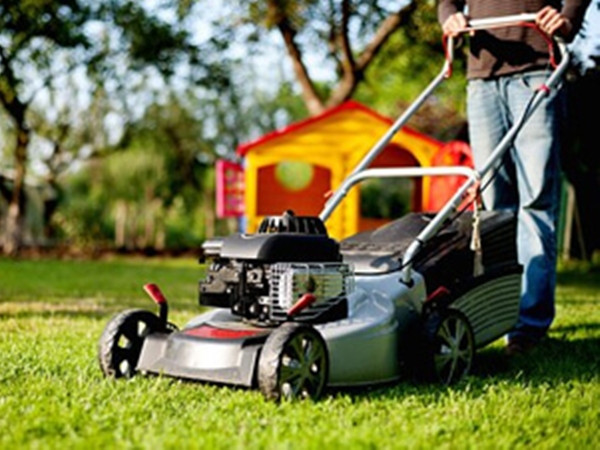 Hành động bất ngờ của nhân viên cứu hộ sau khi đưa một ông cụ đi cấp cứu