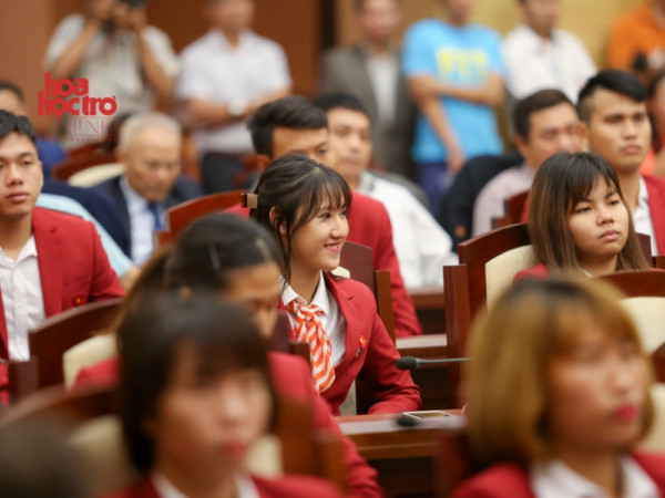 Dàn hot boy, hot girl "hội ngộ" trong Lễ khen thưởng VĐV SEA Games xuất sắc tại Hà Nội 