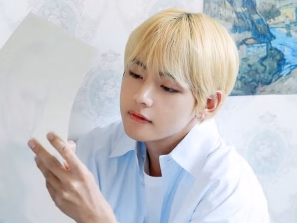 Một lần nữa, V (BTS) lại có cây đũa thần chạm vào đâu thứ đó cháy hàng
