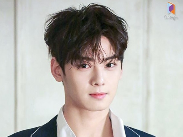 Có ai như Cha Eunwoo, lên tivi kể khổ vì quá đẹp trai mà gặp bao rắc rối