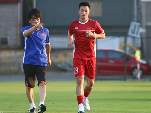 Bác sĩ Hàn Quốc chính thức làm việc ở đội tuyển Việt Nam