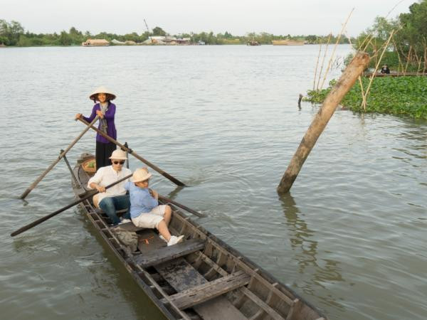 Ca sĩ Hoàng Bách hé lộ MV "Vì nụ cười em" gửi tặng chiến dịch "Vì phụ nữ quanh ta"