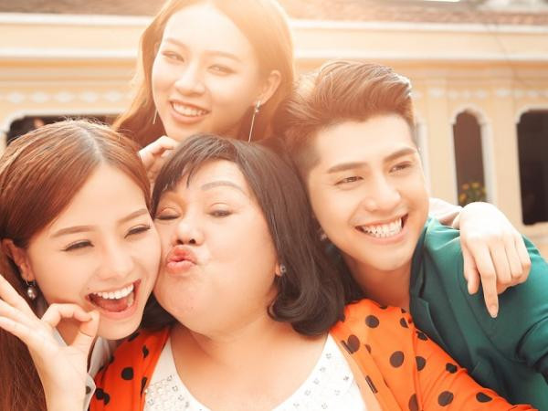 NSND Ngọc Giàu cực đáng yêu khi vào vai "bà mẹ xì-tin" của Noo Phước Thịnh