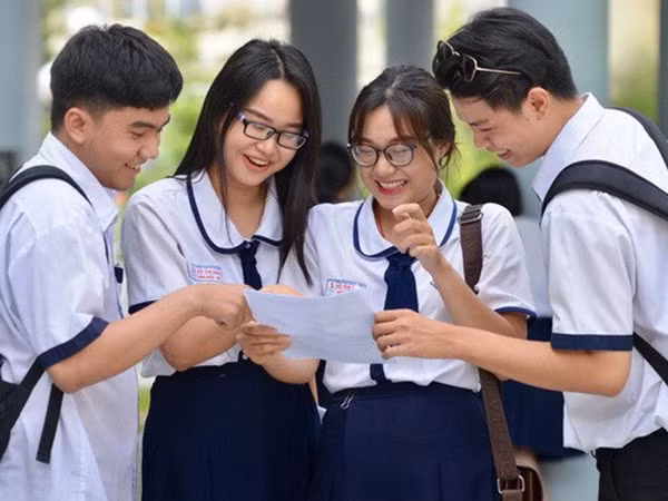 Cá chép hóa rồng: Thi môn Xã hội “không vội được đâu” teen ơi!