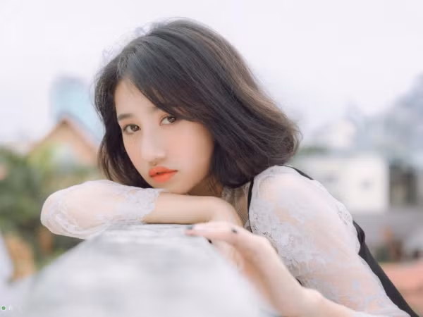 Trịnh Thảo biến hoá với vai diễn con gái ông trùm trong web-drama