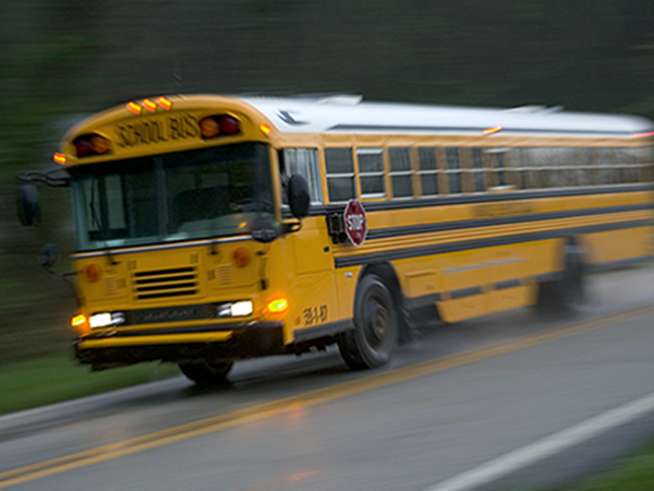 Tài xế xe buýt đột tử, học sinh cầm lái giải cứu toàn bộ hành khách