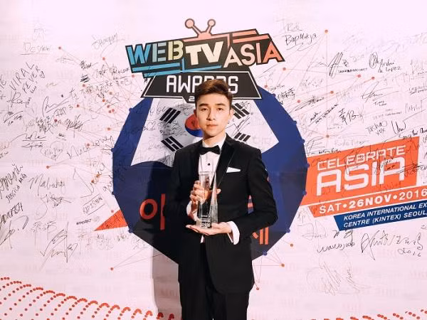 ST.319 được vinh danh Kênh (YouTube) được yêu thích nhất Việt Nam 