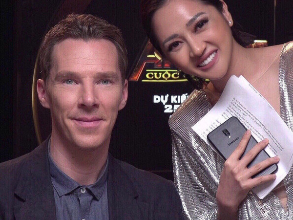 Bảo Anh diện trang phục lộng lẫy, gặp gỡ Người Sắt và Doctor Strange tại Singapore