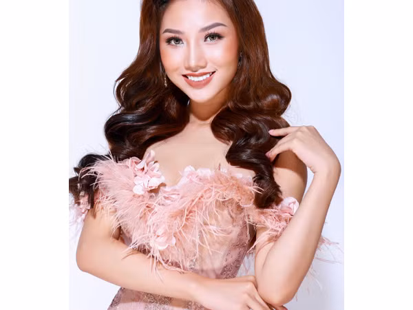 Hoàng Thu Thảo chính thức được cấp phép dự thi Nữ hoàng Sắc đẹp Toàn Cầu 2017